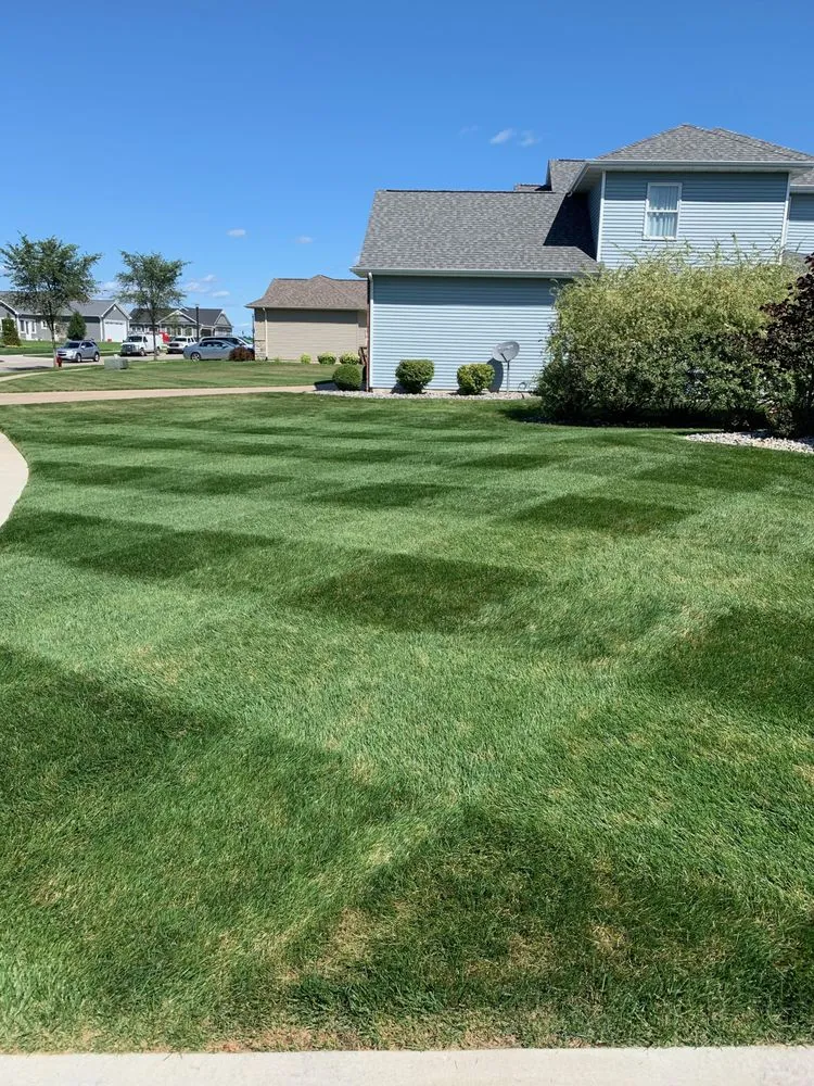 Expert outdoor landscaping experts serving Flint, MI - R and R landcare