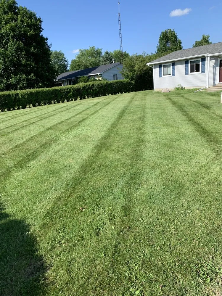 Affordable garden landscaping for beautiful yards in Flint, MI by R and R landcare