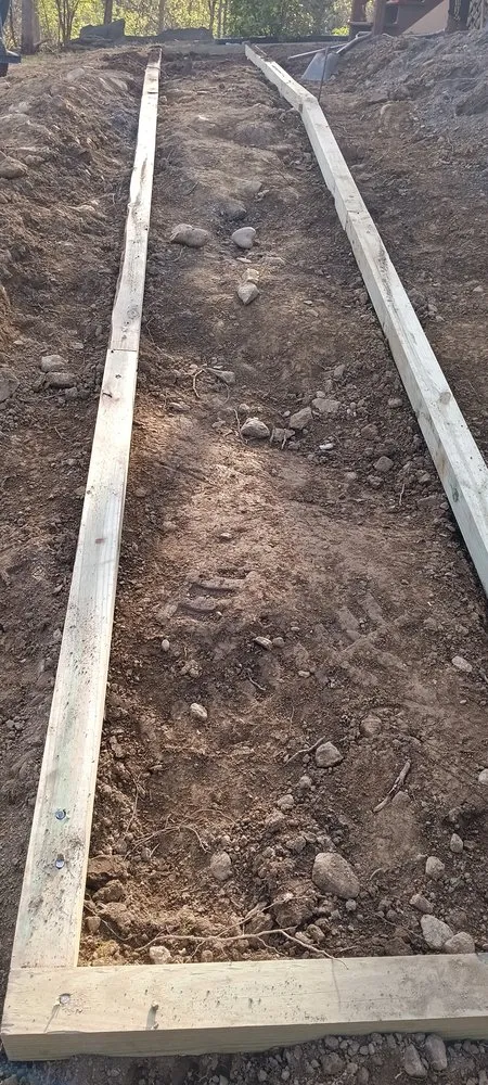 Top-rated lawn mowing service in Frederick, MD - R and V Lanscaping