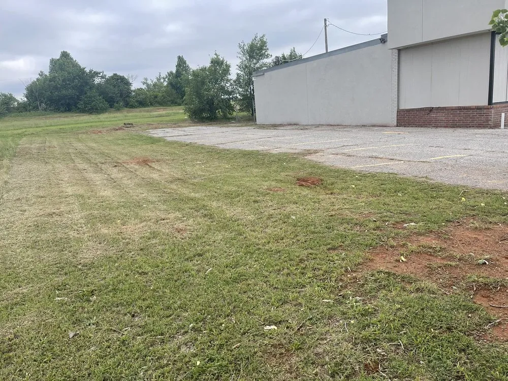 Reliable yard maintenance for outdoor upgrades in Oklahoma City, OK by R and Y Lawn Care Service