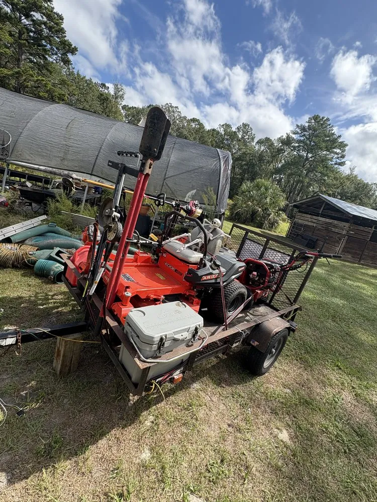 Custom lawn mowing service in Crawfordville, FL - R Building