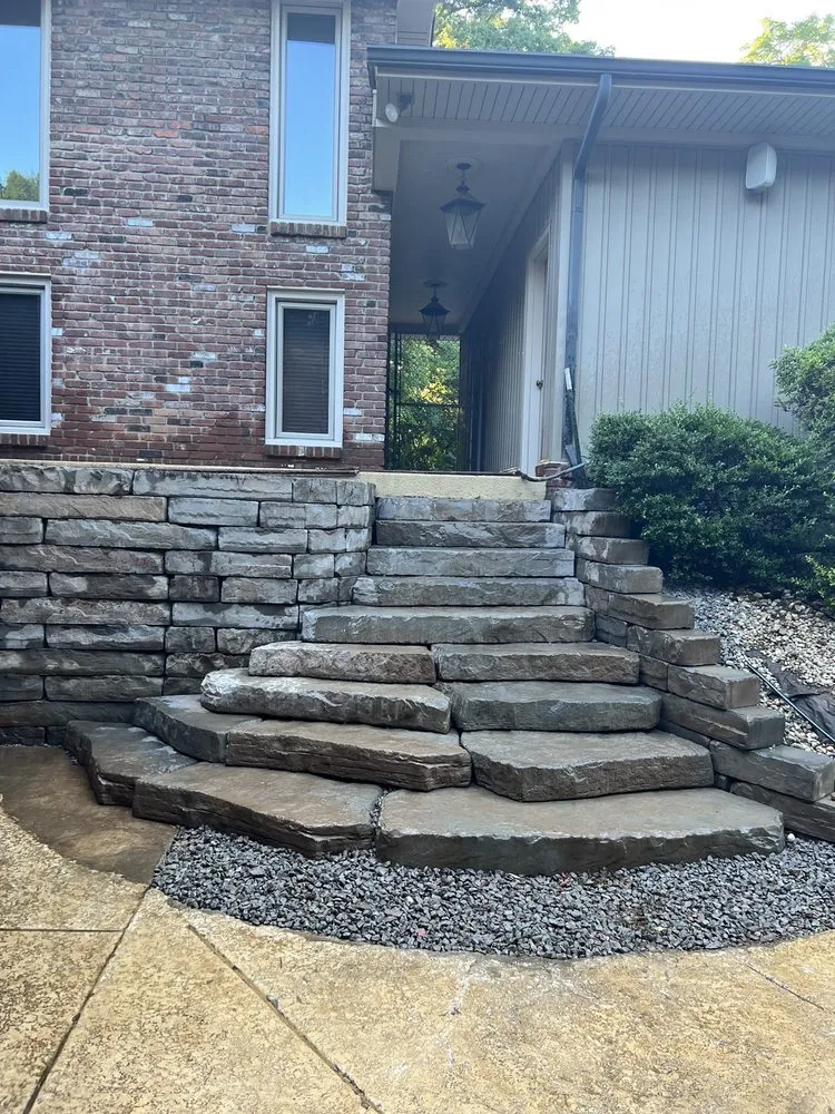 Expert garden landscaping experts serving Louisville, KY - R C LawnScaping