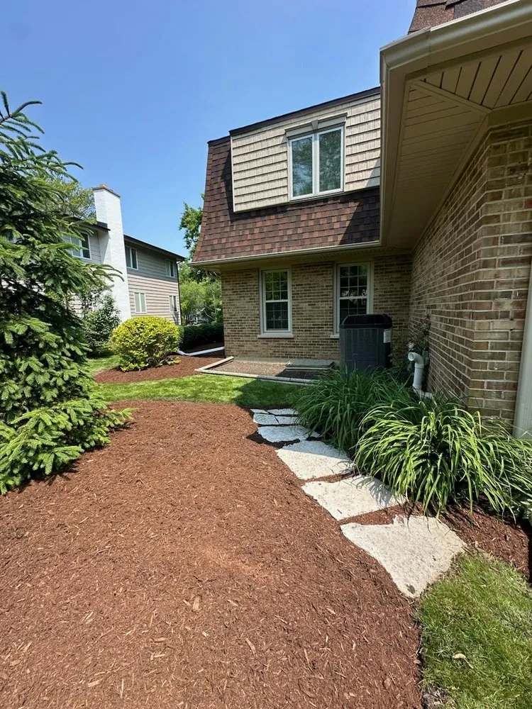 Top-rated residential landscaping in Wauconda, IL by R. Duran's Landscaping