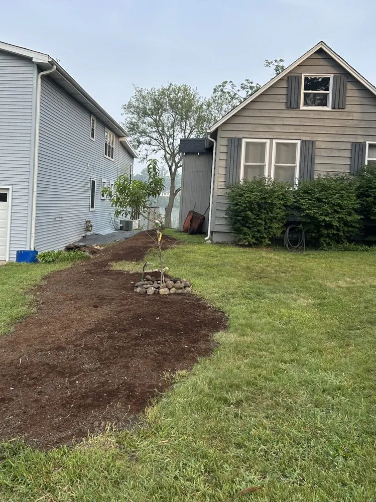 Professional residential landscaping for residential properties in Wauconda, IL by R. Duran's Landscaping