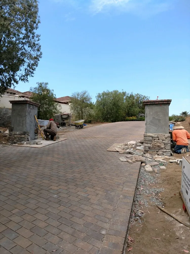 Professional landscaping services in Vista, CA - R E U Construction