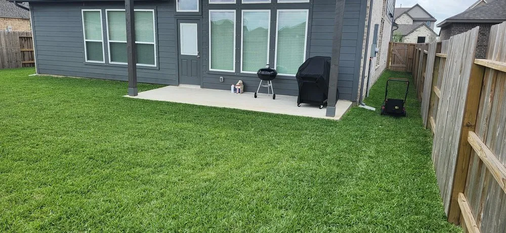 Reliable residential landscaping for year-round maintenance across Houston, TX - R Flemings Landscaping