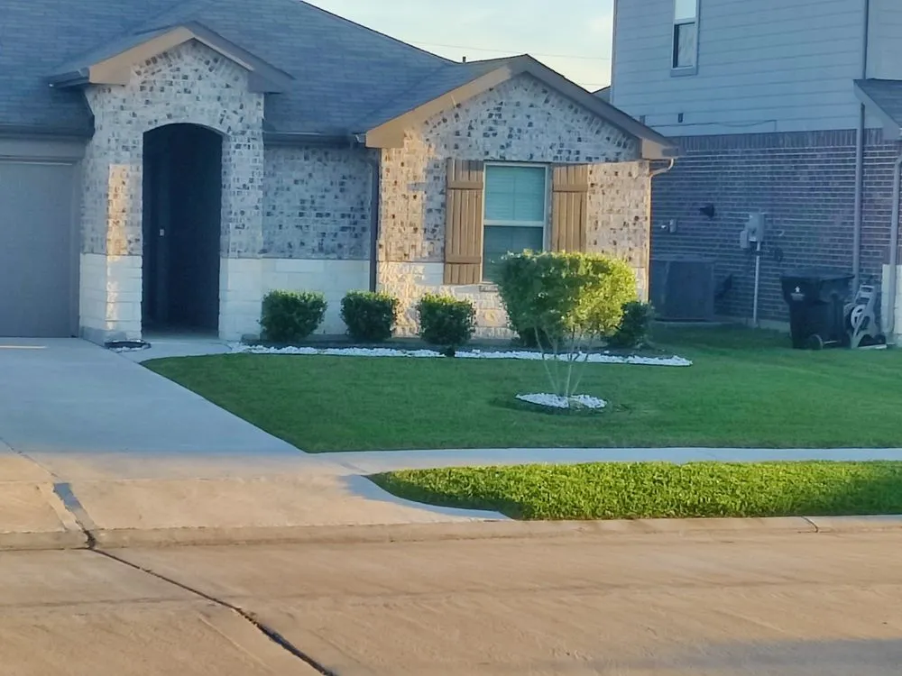 Local garden landscaping experts serving Houston, TX - R Flemings Landscaping
