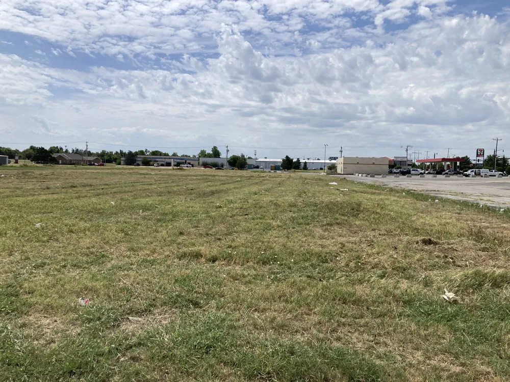 Local lawn care service near you across Oklahoma City, OK - R H Maintenance