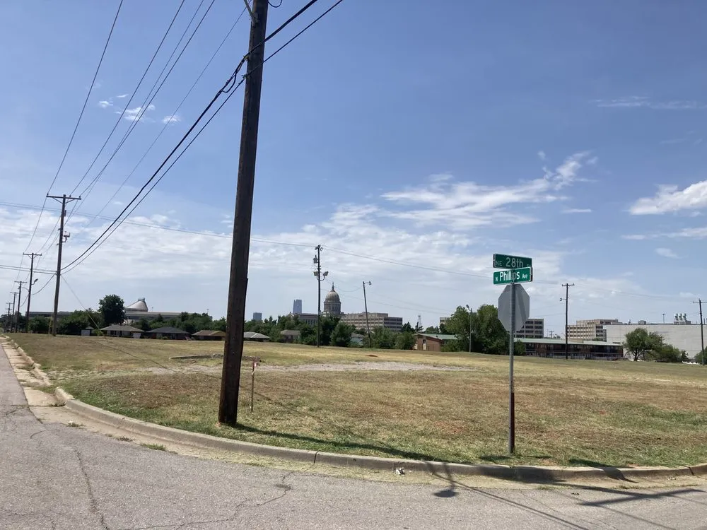 Affordable residential landscaping in Oklahoma City, OK - R H Maintenance