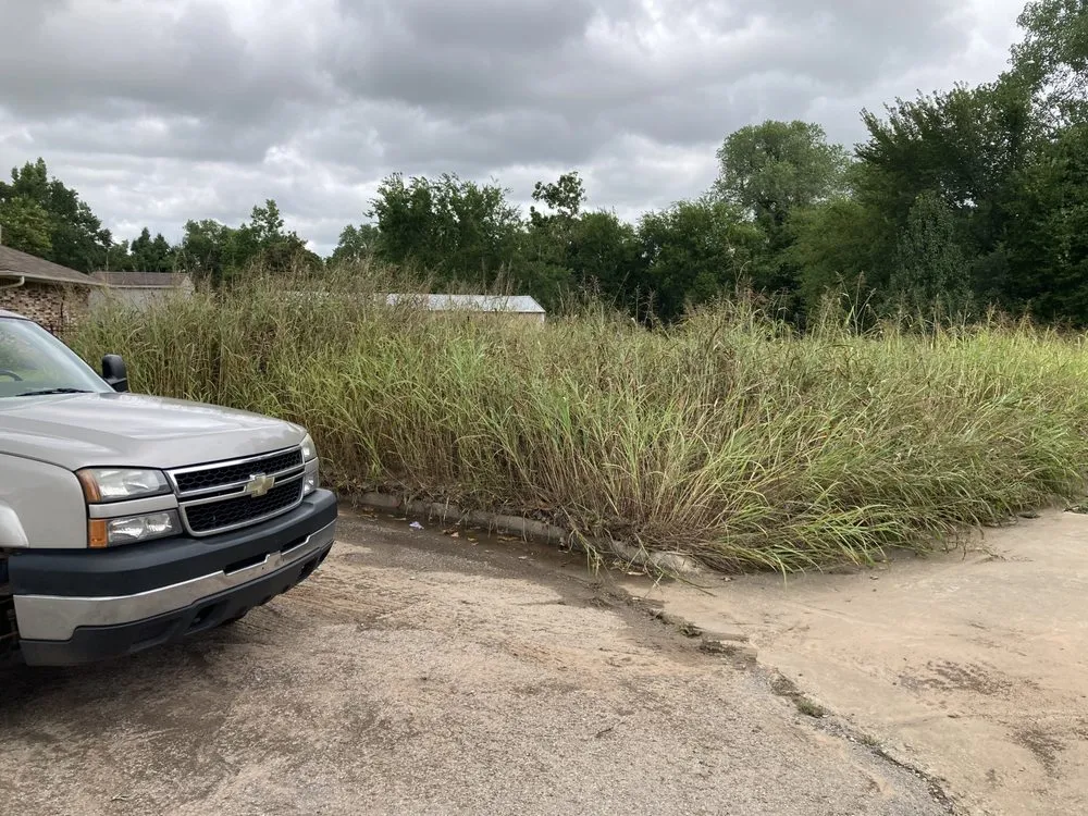 Affordable yard cleanup service in Oklahoma City, OK by R H Maintenance