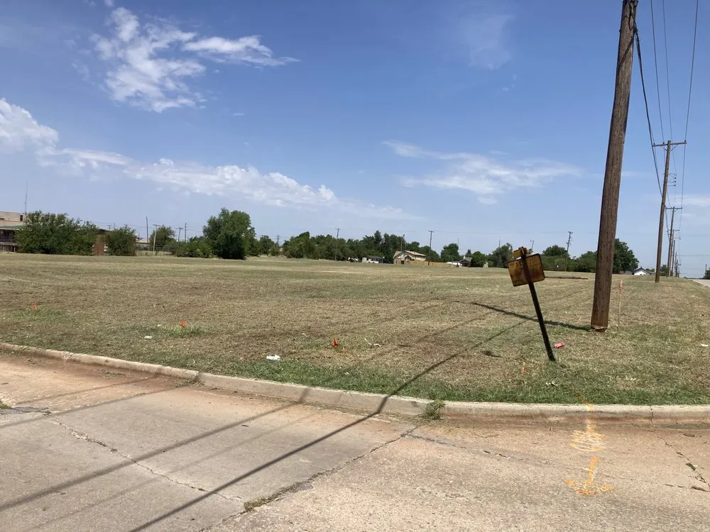 Top-rated outdoor landscaping for beautiful yards in Oklahoma City, OK by R H Maintenance