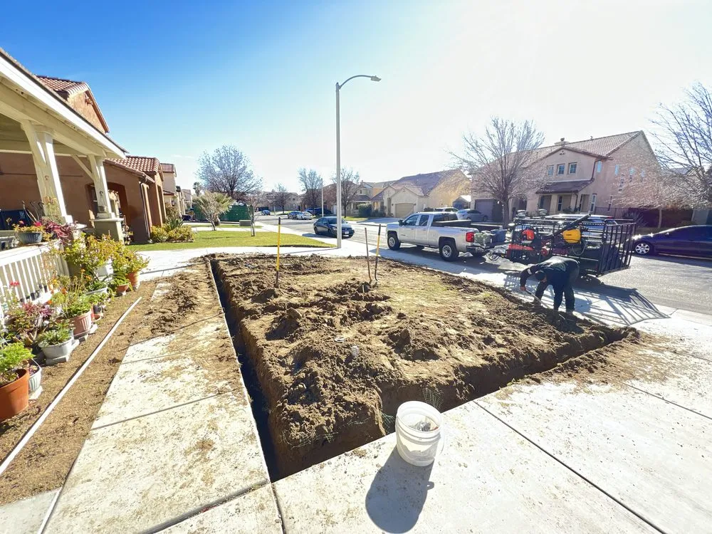 Top-rated lawn mowing service in Calabasas, CA by R Landscaping & Tree Service