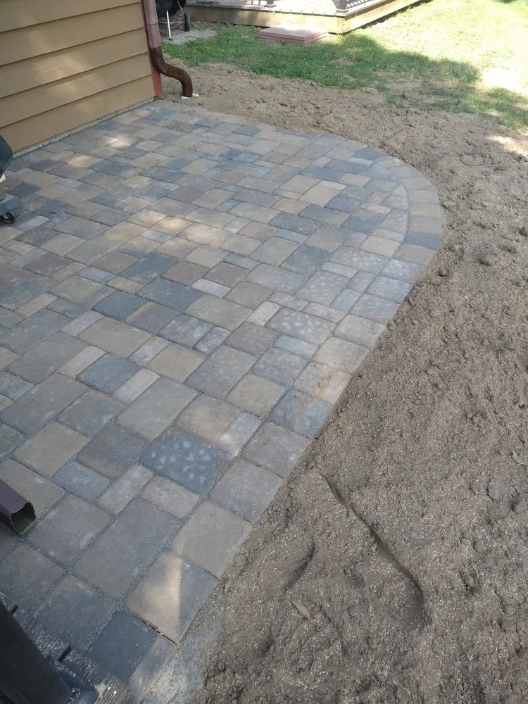Top-rated landscape installation experts serving Scales Mound, IL - R Landscaping