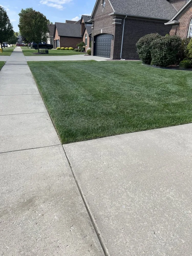Custom yard maintenance in Sterling Heights, MI by R Landscaping
