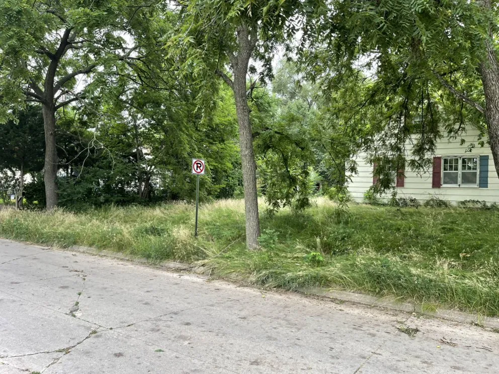 Expert outdoor landscaping in Altoona, IA - R Lawn Care