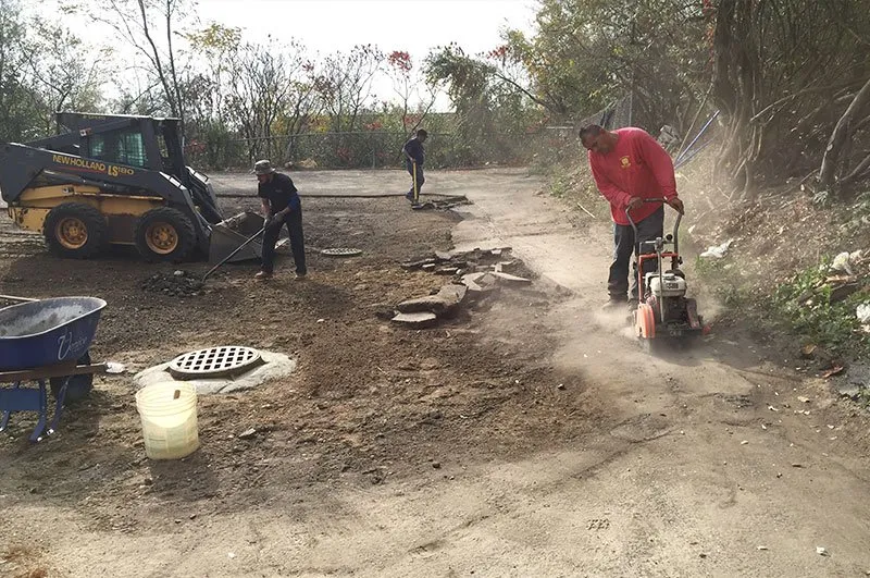 Custom lawn care service with custom design in Bay Shore, NY by R. Mastrangelo Landscaping