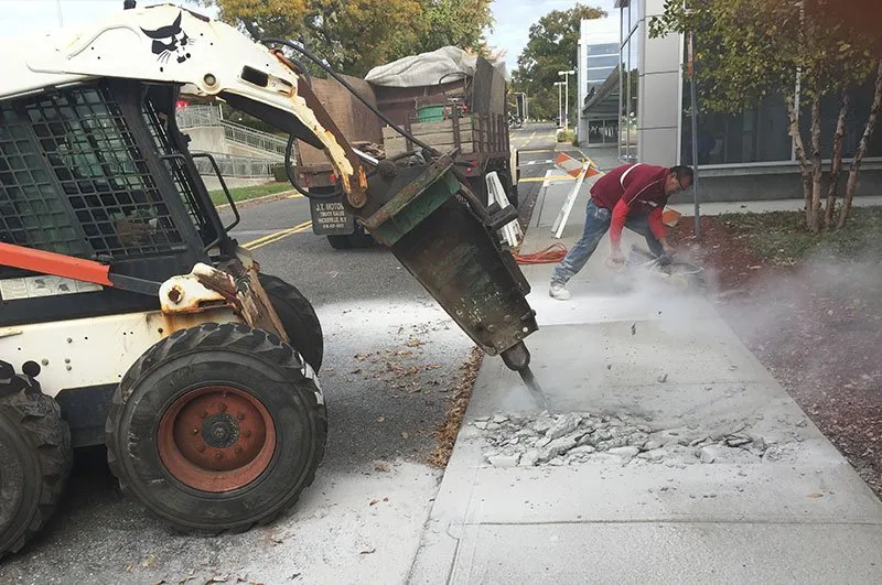 Expert landscaping services in Bay Shore, NY by R. Mastrangelo Landscaping