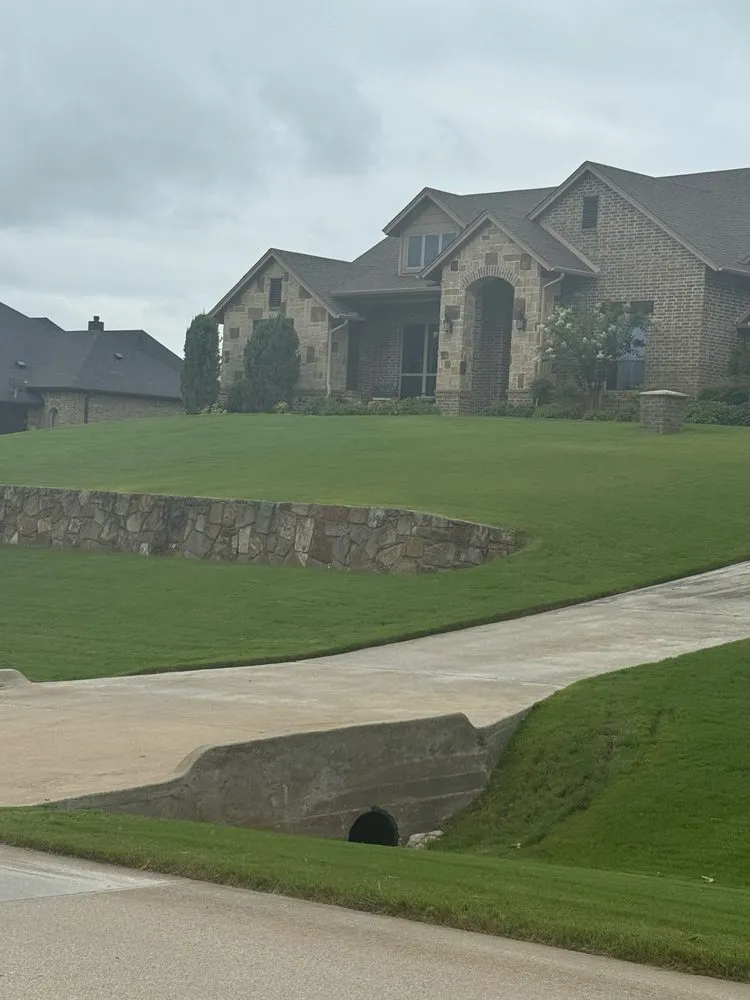 Top-rated yard maintenance in Fort Worth, TX by R Mejia Landscaping