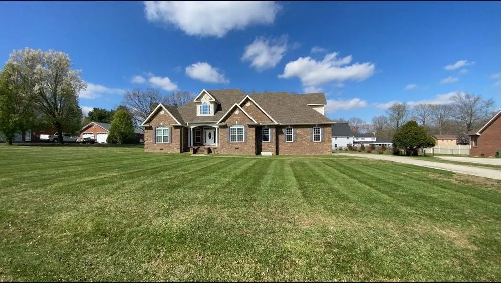 Affordable garden landscaping experts serving Manchester, TN - R n B Lawn Service