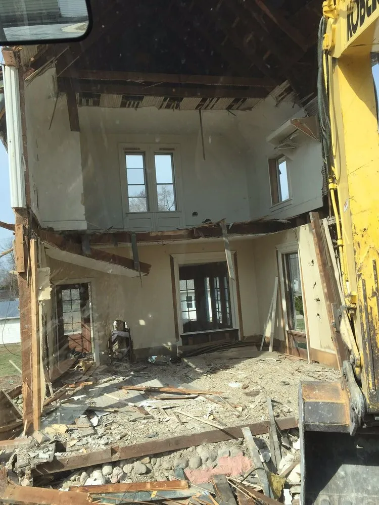 Local yard cleanup service for homes across Jackson, MI - R-n-D Dirtworks