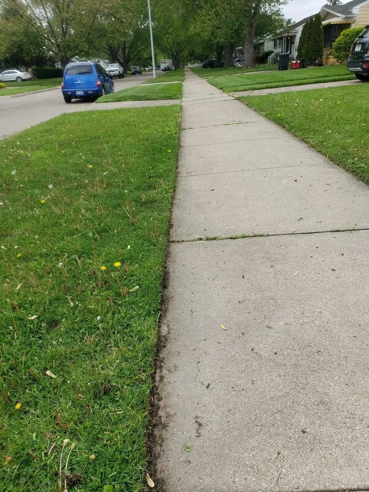 Expert lawn care service for beautiful yards across Westland, MI - R 'n R Cuttin Green