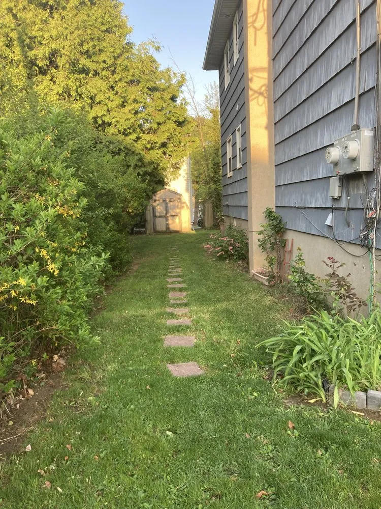 Expert lawn mowing service experts serving Hawthorne, NJ - R O S General Service