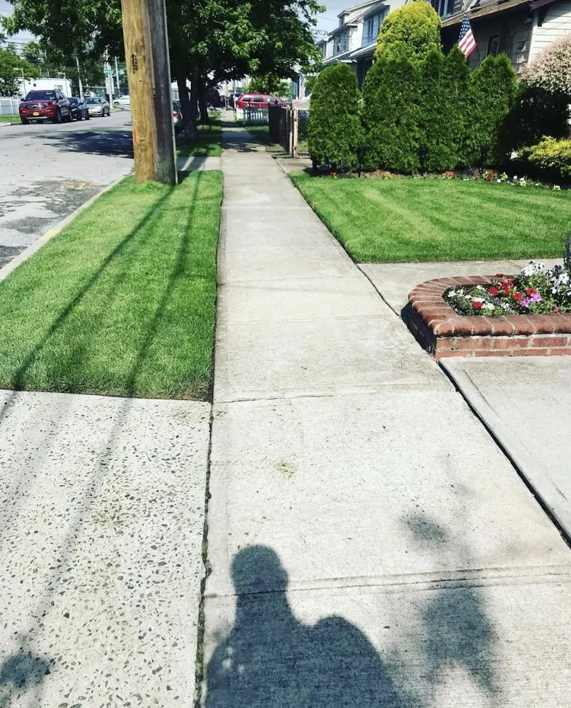 Local lawn care service in North Babylon, NY - R Rodriguez #1 Landscaping