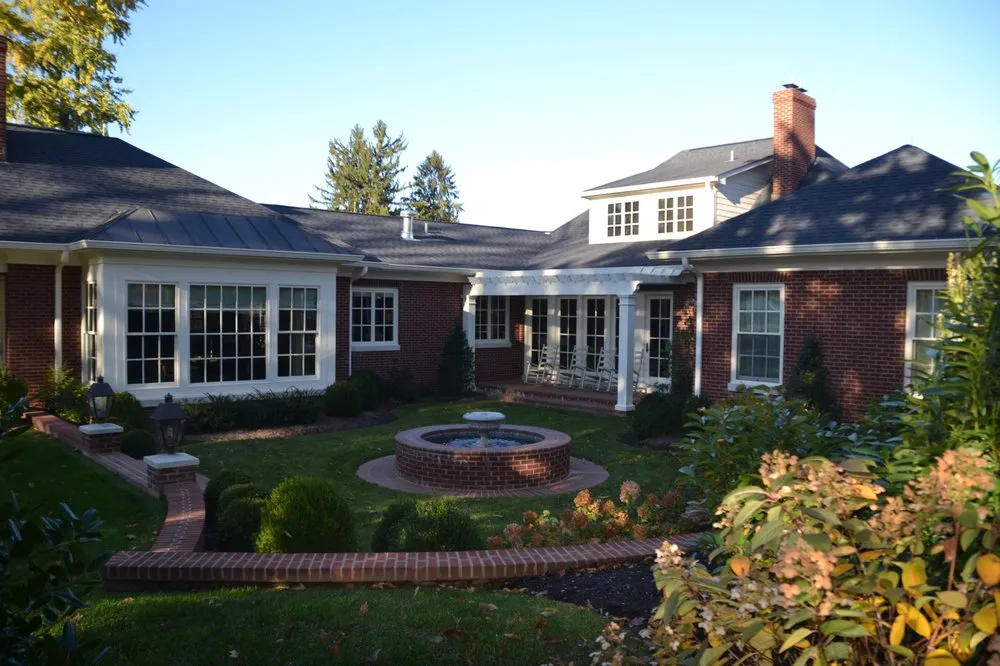 Top-rated landscape installation for year-round maintenance in Lexington, KY by R W Thompson Landscaping