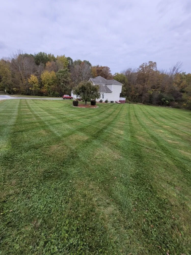 Local yard maintenance in Middletown, NY by R Williams Lawn Care