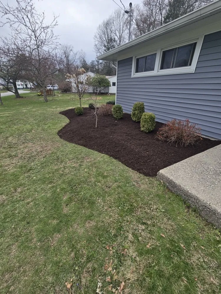 Trusted lawn mowing service in Middletown, NY by R Williams Lawn Care