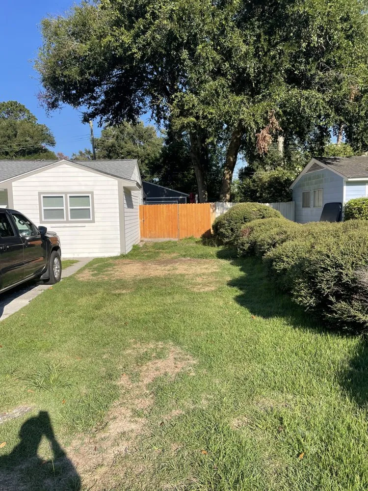 Top-rated landscape design with custom design in Savannah, GA by R Williams Lawn Care Service