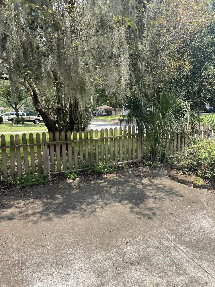 Expert lawn mowing service in Savannah, GA - R Williams Lawn Care Service