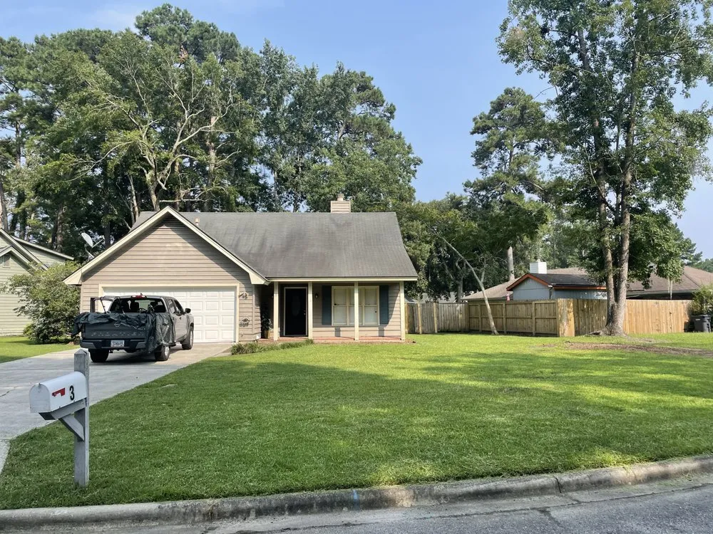 Top-rated yard maintenance near you in Savannah, GA by R Williams Lawn Care Service