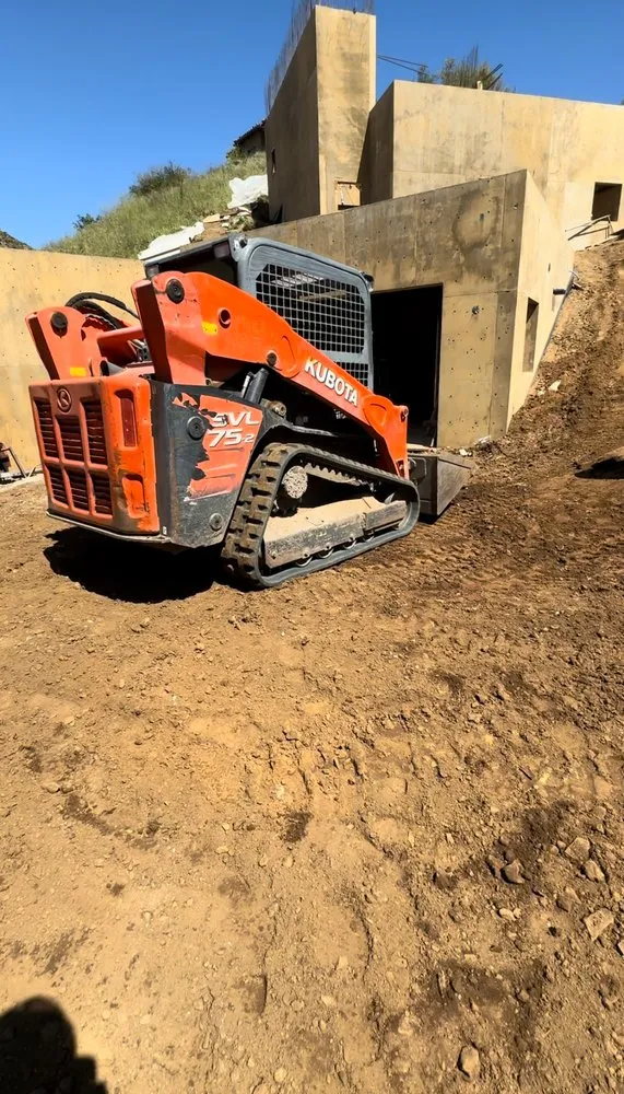 Trusted yard maintenance in Oxnard, CA by R Works