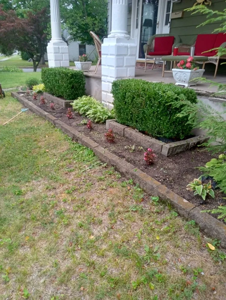 Custom lawn care service in Seymour, IN - R2V B&E Services