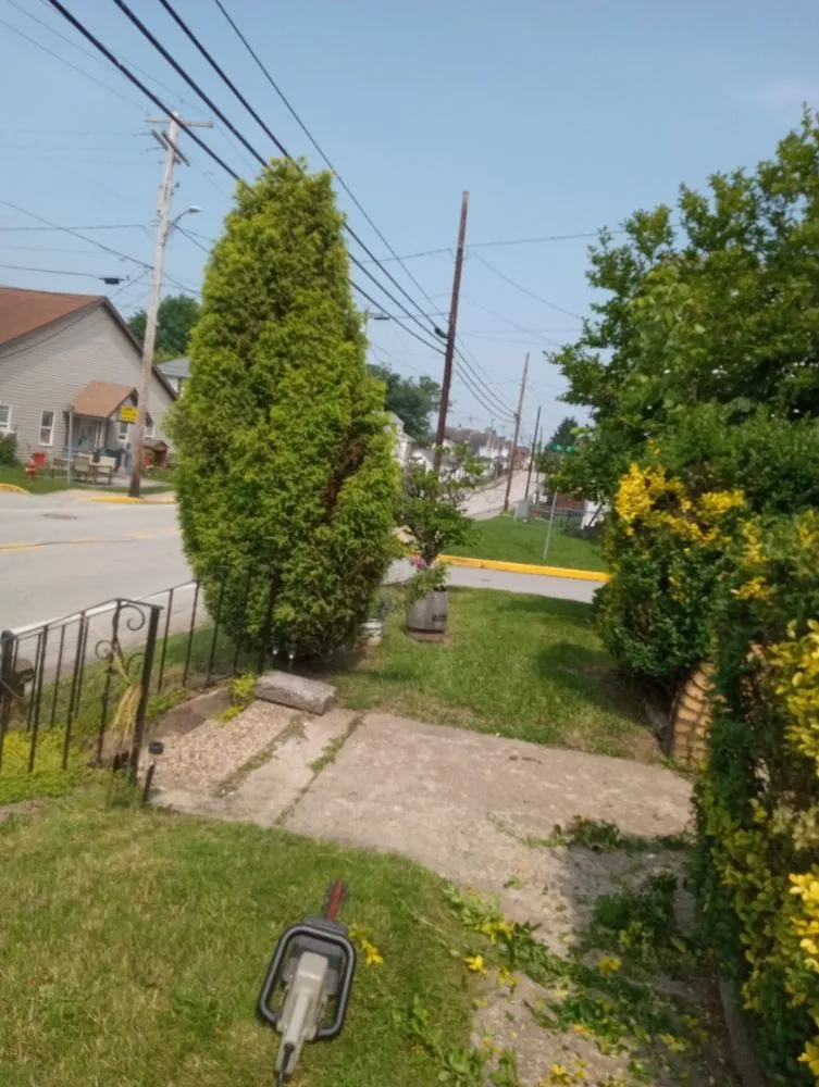 Local landscaping services in Everson, PA by R3Dz Lawn Garden & Landscape