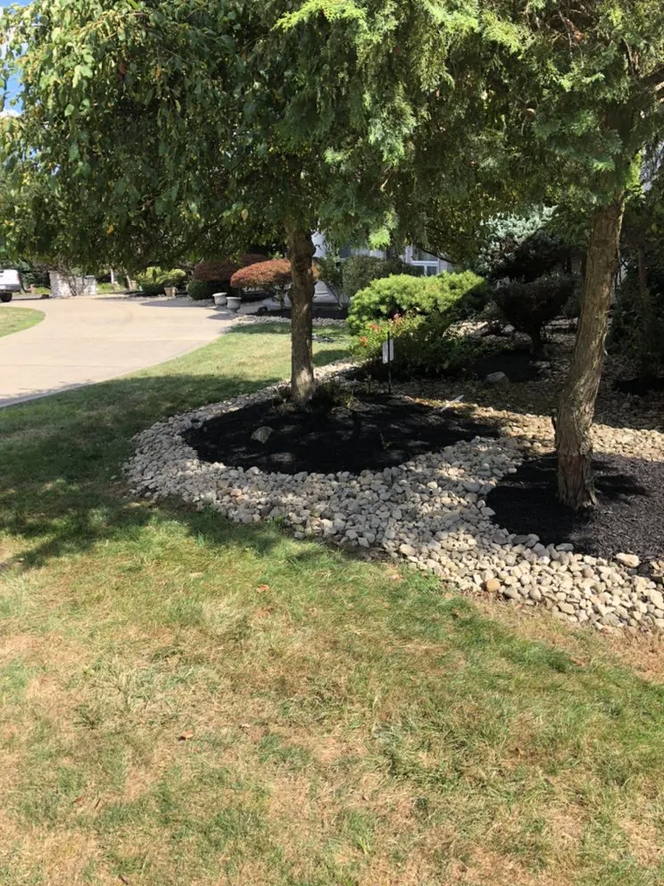 Custom yard maintenance in Washington, PA by R6 - Full Service Landscaping