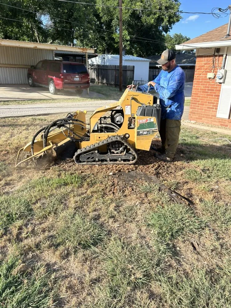 Professional landscaping services experts serving Albany, TX - R6 Outdoor Services