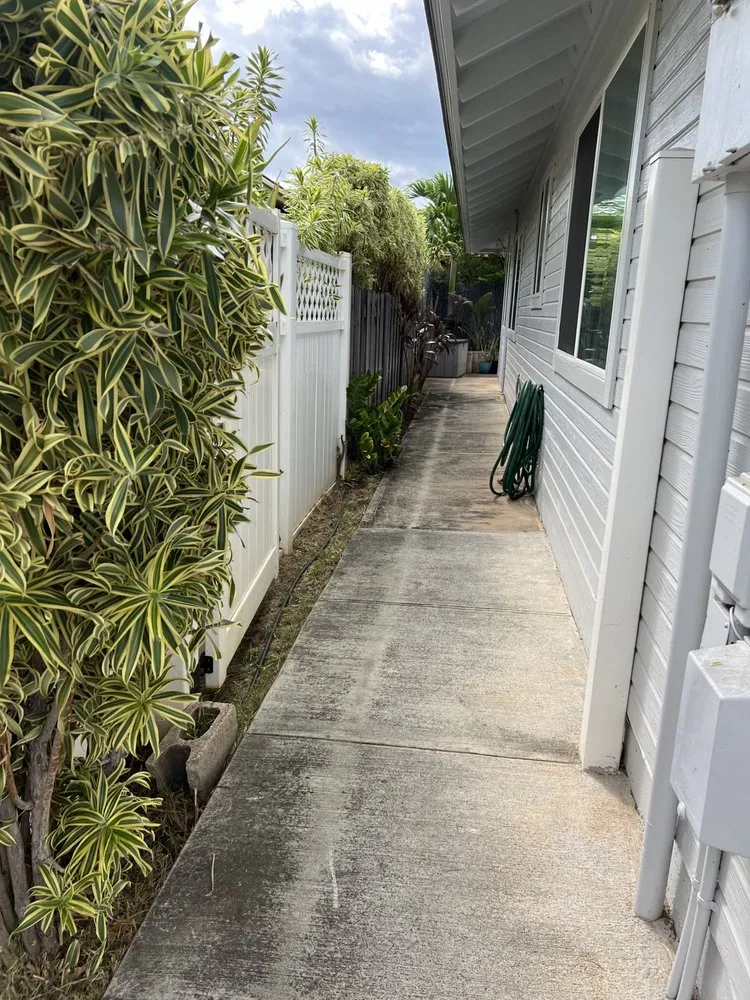 Trusted lawn care service in Urban Honolulu, HI by RA Landscaping & Yard Maintenance