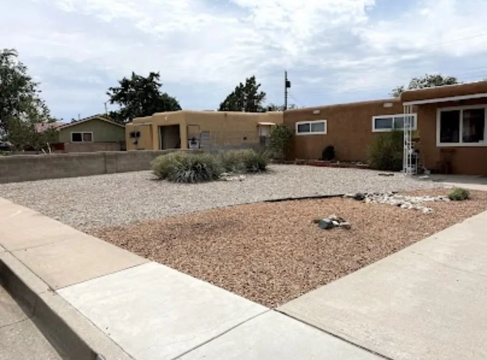 Professional garden landscaping in Albuquerque, NM by R&A Landscaping