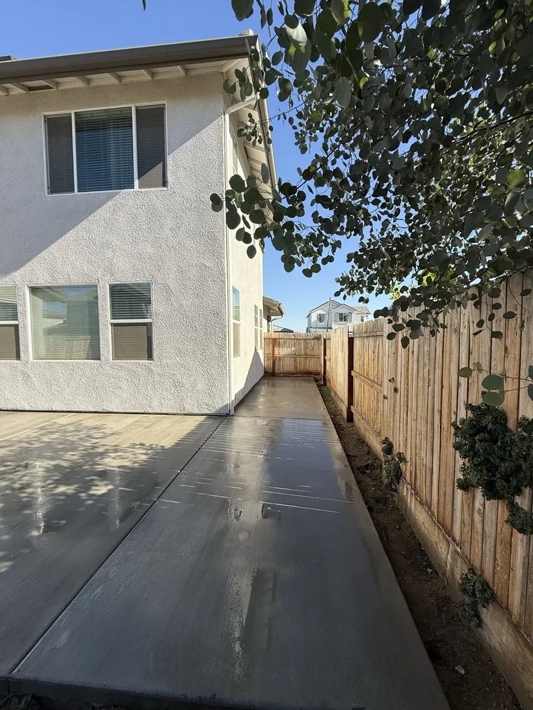 Professional garden landscaping for homes across Visalia, CA - R&A landscaping