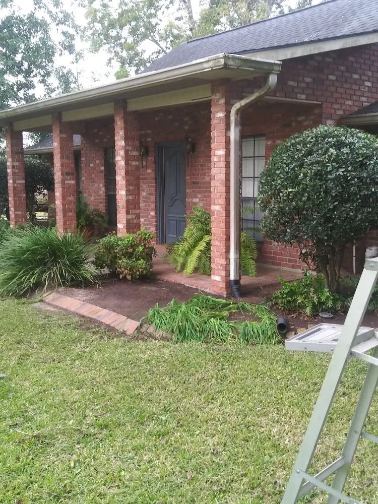 Professional lawn care service in Baker, LA by R&A Lawn Barber