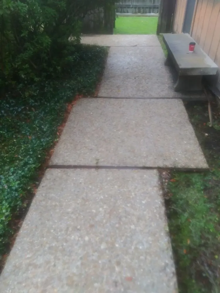 Reliable lawn mowing service for year-round maintenance across Baker, LA - R&A Lawn Barber