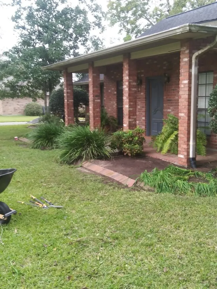 Professional yard cleanup service experts serving Baker, LA - R&A Lawn Barber