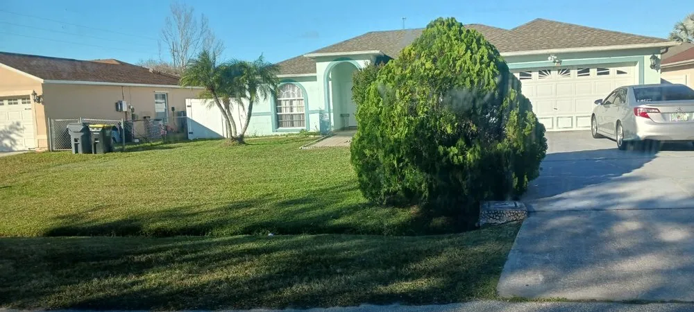 Professional lawn mowing service in Haines City, FL - Radamez Pro Services