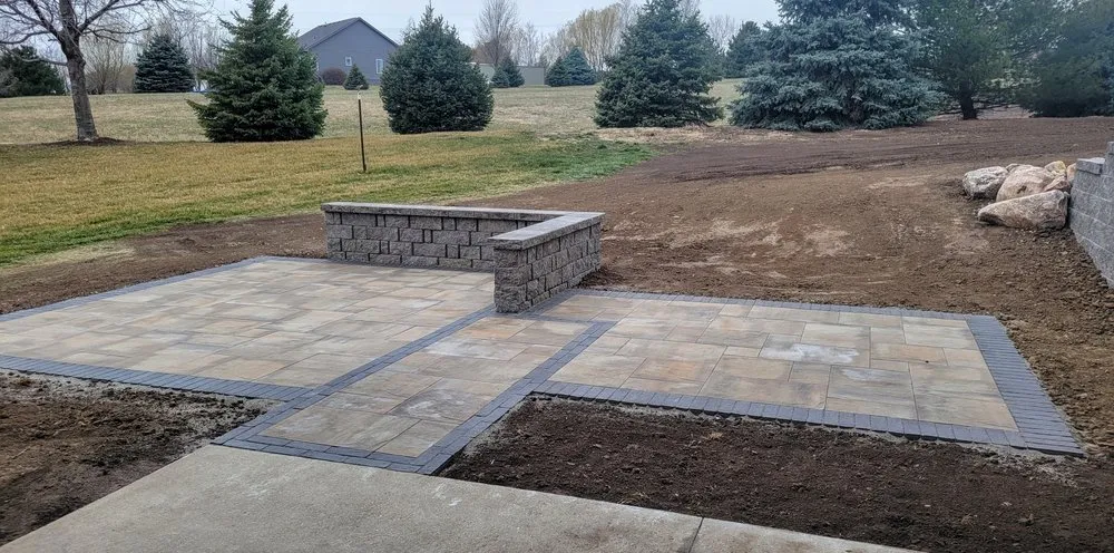 Expert garden landscaping experts serving Gretna, NE - Radik Landscape Construction