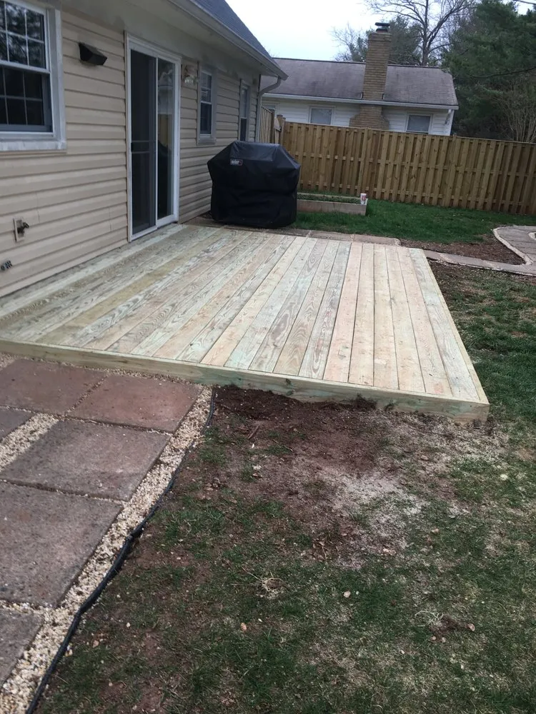 Professional lawn care service in Dale City, VA by Rafael de León