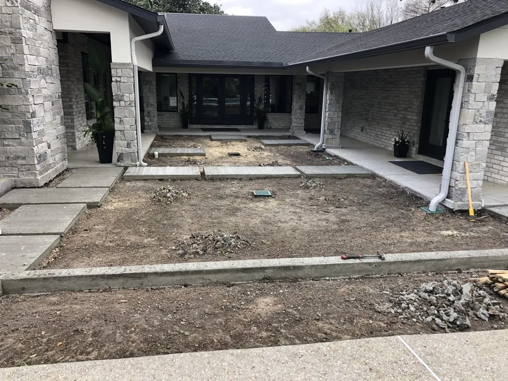 Custom garden landscaping with custom design in Houston, TX by Rafael Enterprises