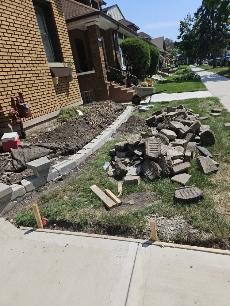 Top-rated lawn mowing service with custom design in Chicago, IL by Rafael Landscaping