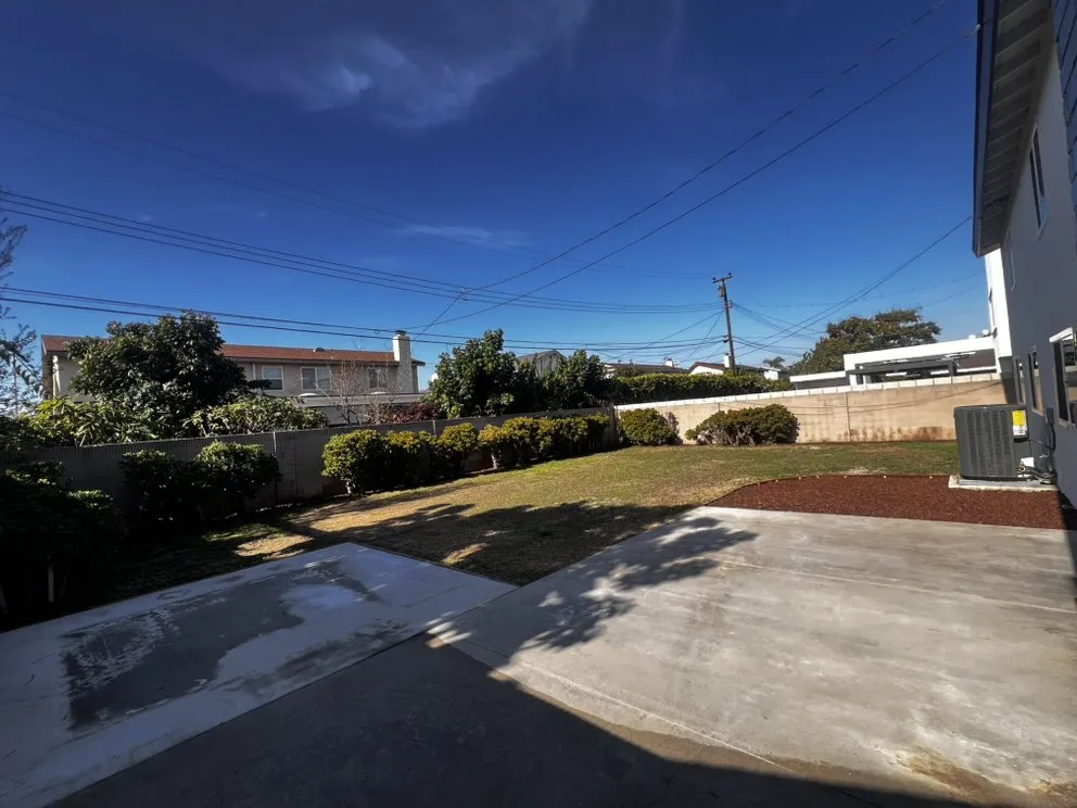 Reliable yard maintenance in Costa Mesa, CA - Rafael Salinas Landscaping